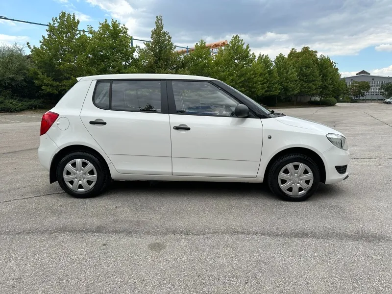 Skoda Fabia 1.6TDI 90кс 2012г Image 6